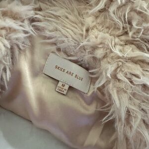 Skies Are Blue Cream Furry Vest